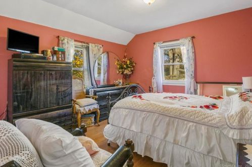 93 Old Hawleyville Rd, Bethel CT  06801-3040 exterior