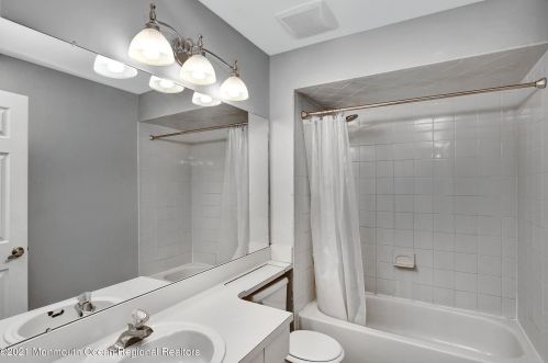 166 Primrose Ln, East Freehold NJ  07728-4077 exterior