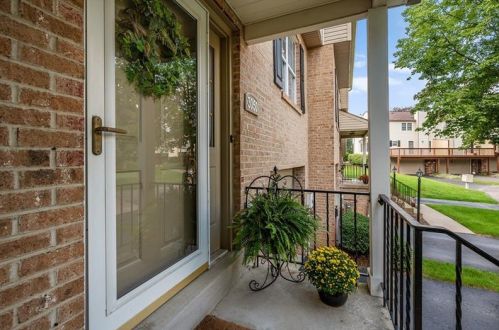 3050 Meadowbrook Ct, Gibsonia, PA 15044-8109