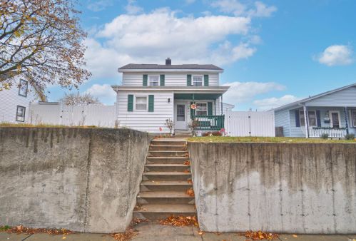 214 Lawrence St, Mishawaka, IN 46545-6123