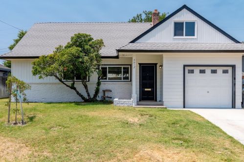5917 Fairbairn Dr, North Highlands, CA 95660-4719