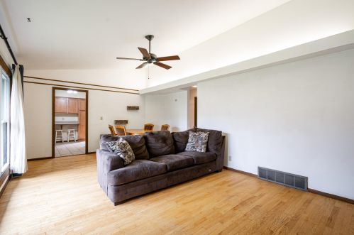 7308 Edgemont Ave, Greendale, WI 53129-1610