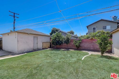 4613 Dunrobin Ave, Lakewood CA  90713-2527 exterior