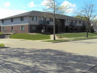 6111 Nebraska Ave, Milwaukee WI  53220-1988 exterior