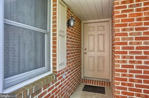 100 Lee Ann Ct, West Enola, PA 17025-1939