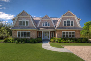 1 Farrell Ct, Watermill NY  11976-2154 exterior