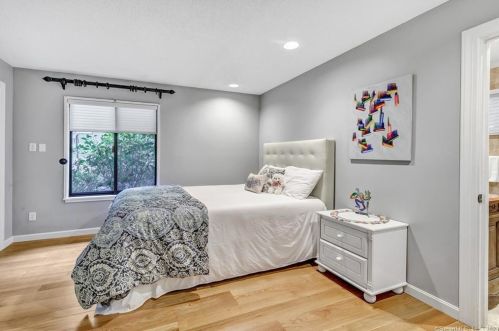 75 Honeysuckle Hill Ln, Bridgeport CT  06612-1145 exterior