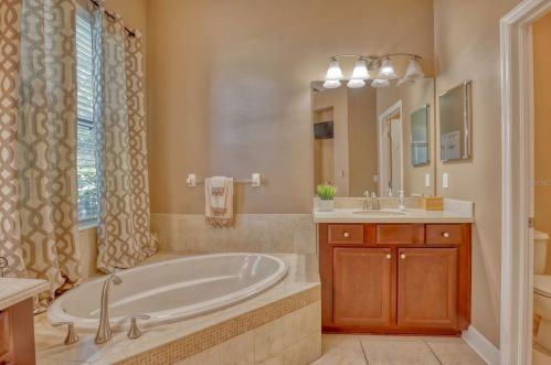 19401 Sweet Grass Way, Lutz FL  33558-5016 exterior