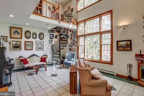 210 Hoernerstown Rd, Hummelstown PA  17036-9503 exterior