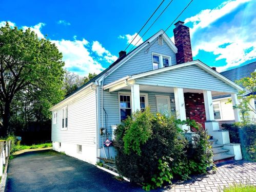 7 Davison Ave, East Brunswick, NJ 08816-2372