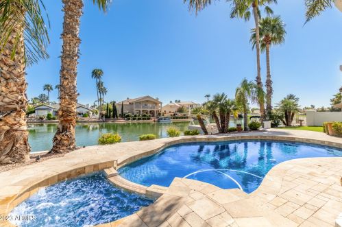 1833 Willow Tree Ct, Gilbert AZ  85234-4933 exterior