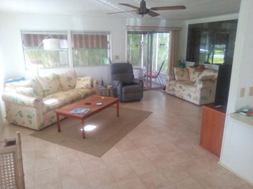 17 Chateau Way, Naples, FL 34112-9123