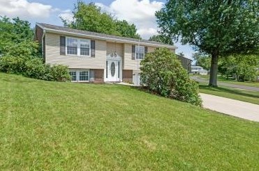 160 Firwood Dr, Bridgeville, PA 15017-1252