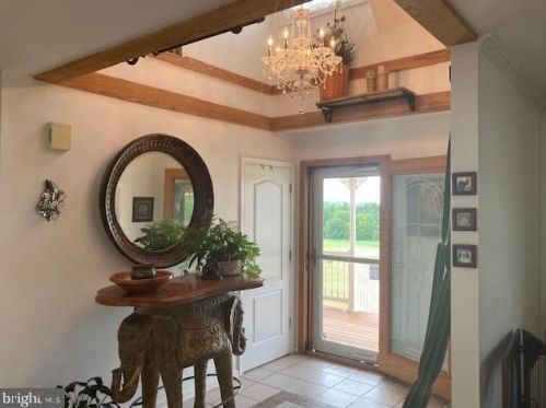 84 Meadow View Ln, Strasburg, VA 22657-5355