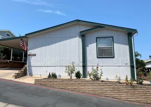1333 Olive Ave, Vista, CA 92083-4747