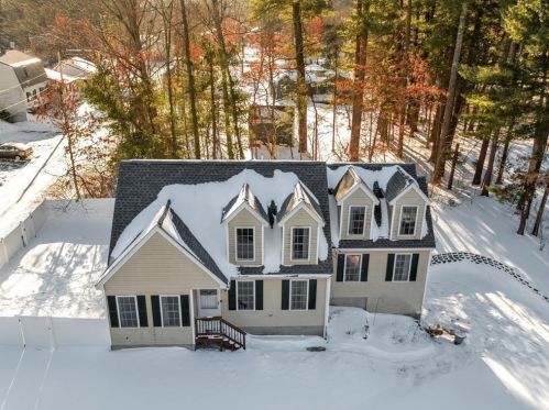 8 Town Farm Rd, Salem NH  03079-2454 exterior