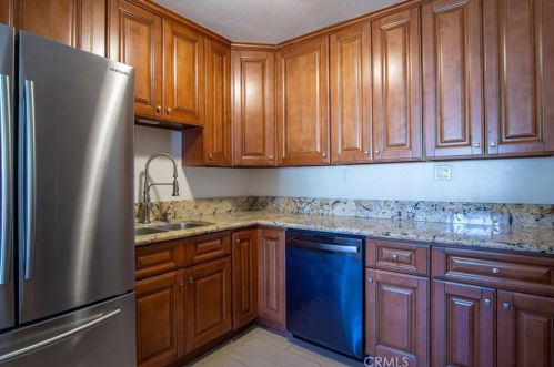 1591 Persimmon St, Rialto CA  92377-4190 exterior