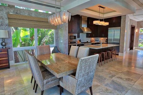 72 6th St, Naples FL  34102-0060 exterior