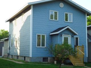 211 Howard St, Hibbing MN  55746-1736 exterior
