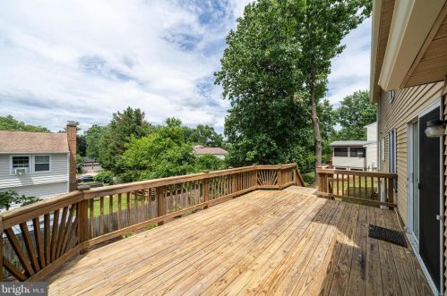 1304 Cold Harbor Ct, Herndon VA 20170-2018 exterior