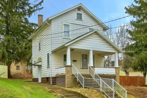 764 Harrison St, New Castle, PA 16101-4860