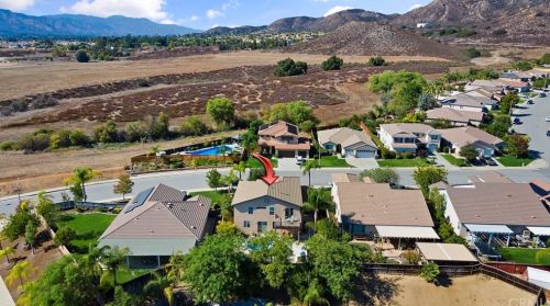 35815 Elizabeth Ln, Wildomar CA 92595-7853 exterior