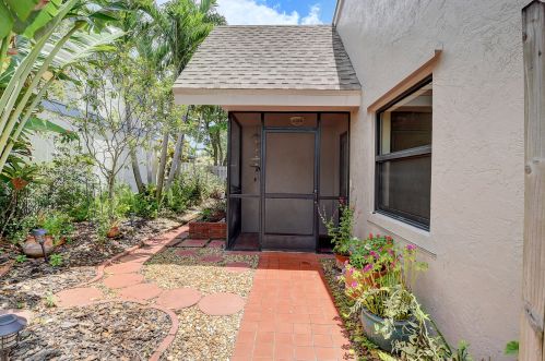 9 Baytree Cir, Boynton Beach, FL 33436-9113