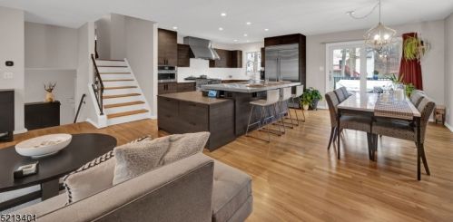 23 Bromleigh Way, Greystone Park NJ  07950-1624 exterior