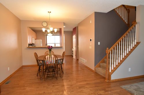 5213 Scott Trl, Minneapolis, MN 55422-2069