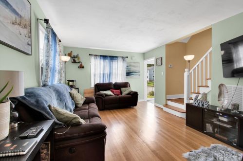 54 Martin Ter, Woodbridge NJ  07095-3413 exterior