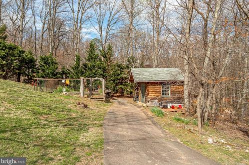 3714 Mountain Rd, Haymarket VA  20169-1739 exterior