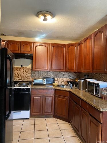 1802 San Vincente St, Compton CA  90221-2353 exterior