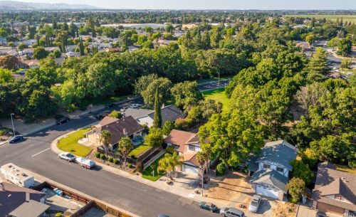 107 Sandalwood Dr, Vacaville CA  95687-5239 exterior