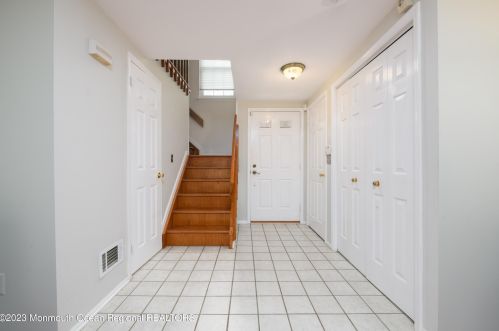 25 Malibu Dr, Tinton Falls, NJ 07724-2541