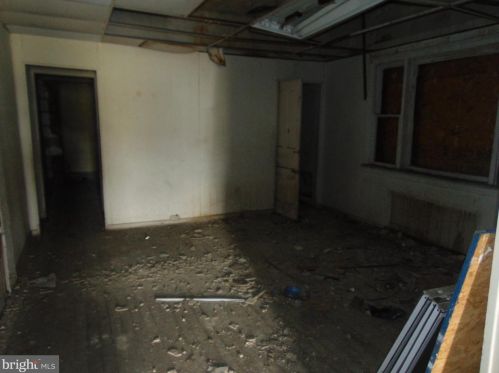 950 Pne St, Camden NJ  08103-2519 exterior