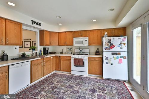 201 Carol Ct, Lansdale PA 19446-1576 exterior