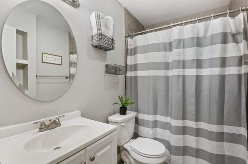 806 Gallant Fox Dr, Dallas TX  75211-6928 exterior