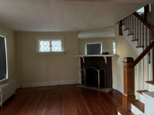 18 Victory St, Bridgeport, CT 06606-2335