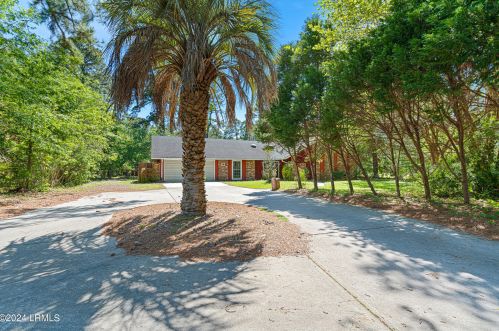 27 Royal Pines Blvd, Beaufort, SC 29907-1921