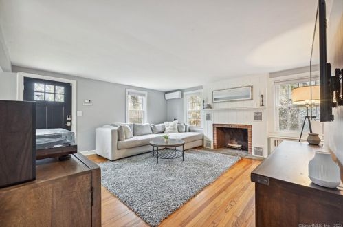 141 Cedarhurst Ln, Milford CT  06461-2721 exterior