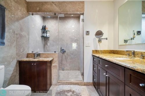 8288 Dundee Ter, Hialeah FL  33016-1405 exterior