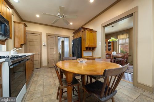 311 Walnut St, Lemoyne PA  17043-1647 exterior