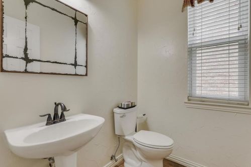 2612 Ruby Crest Ct, Lewisville TX  75022-7857 exterior