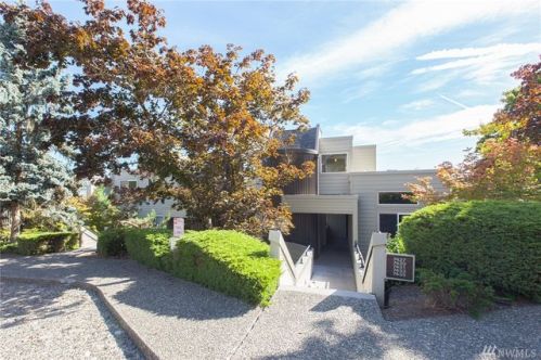 7429 Old Redmond Rd, Redmond WA  98052-4283 exterior