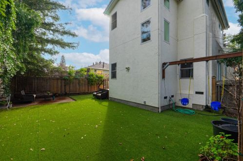 1139 King St, Redwood City CA  94061-2260 exterior