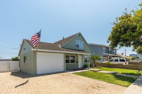 3828 180th St, Torrance, CA 90504-3810