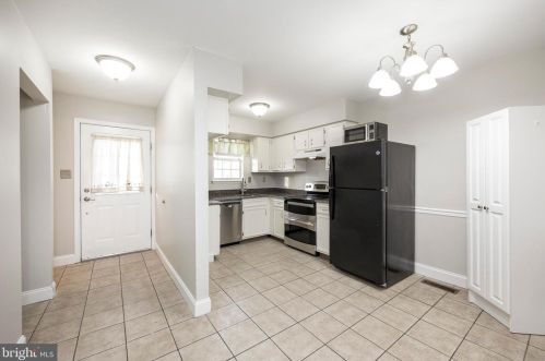 328 Carlyn Ct, Downingtown PA  19335-4207 exterior