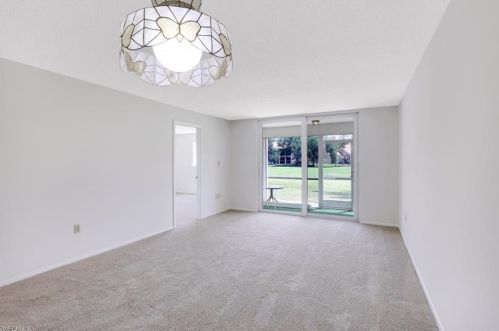 190 Turtle Lake Ct, Naples, FL 34105-5566