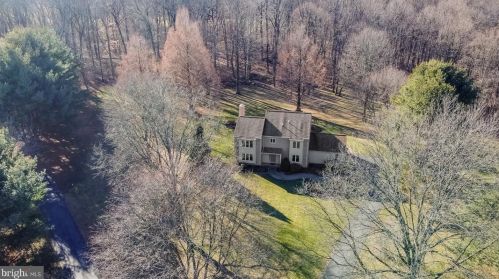 13 Glen Meadow Dr, Glen Mills, PA 19342-1825