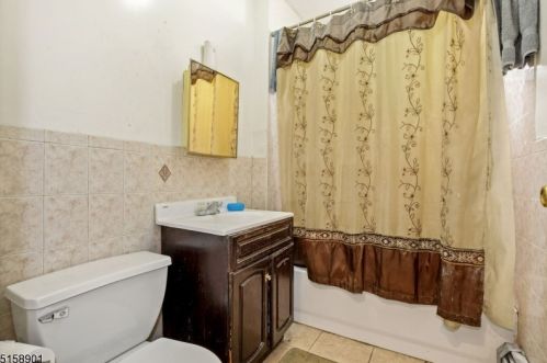 721 18 Ave, Irvington NJ 07111-3712 exterior